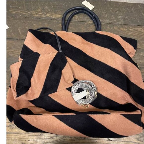Striped Fuzzy Tote Bag & Make Up Bag Set NWT - Picture 2 of 2
